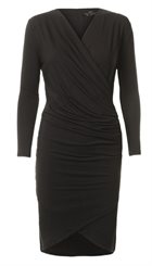 DAY - Basic Smooth Dress - Sort kropsnær kjole med feminin drapering