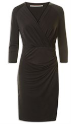 DAY - Dana Dress - Sort feminin kjole med smuk udskæring og drapering