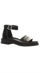 Sofie Schnoor - S151613 - Sort chunky flad sandal i sort lak