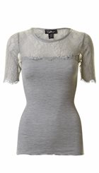 Style Butler - Frida 3/4 - Grå silke T-shirt med blondeærmer