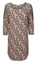 Sofie Schnoor - S161262 - Pudder blomstret kjole med sort blonde
